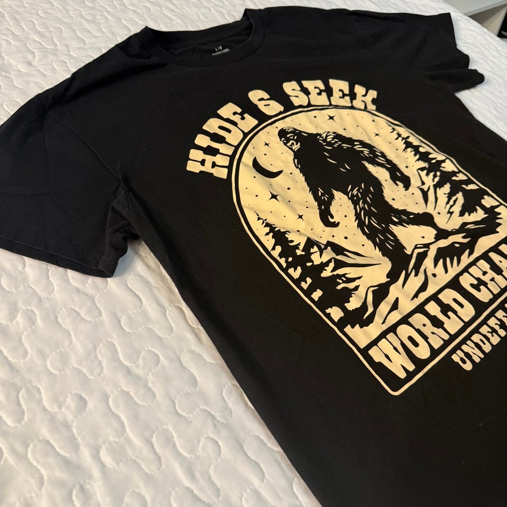 Mad Engine Bigfoot T-Shirt Men Large Black Hide Seek World Champ Graphic tee